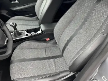 Photo 10 Peugeot 208  PureTech 100 S&S BVM6