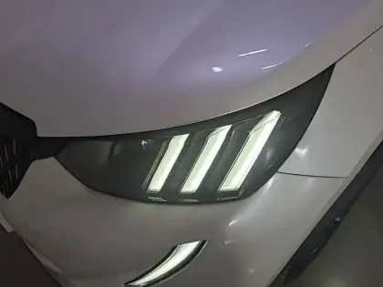 Photo 18 Peugeot 2008  PureTech 130 S&S EAT8