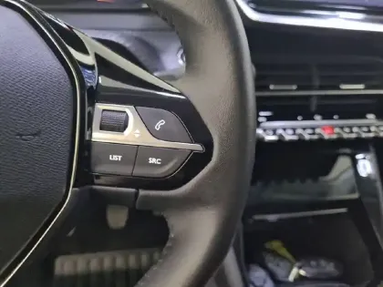 Photo 22 Peugeot 208  PureTech 100 S&S BVM6