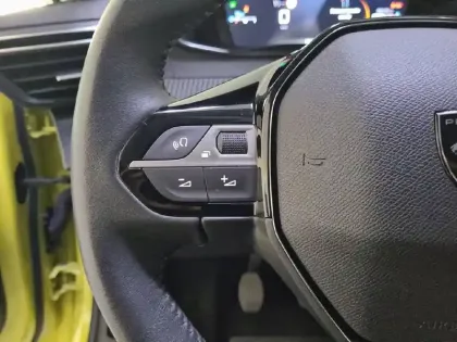 Photo 21 Peugeot 208  PureTech 100 S&S BVM6