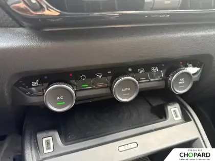 Photo 15 Citroën C4 e- 136 ch Automatique