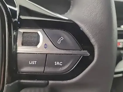 Photo 24 Peugeot 2008  PureTech 100 S&S BVM6