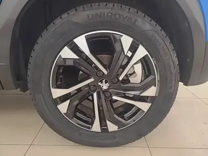 Photo 12 Peugeot 2008  PureTech 100 S&S BVM6