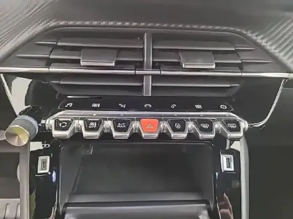 Photo 22 Peugeot 2008  PureTech 100 S&S BVM6