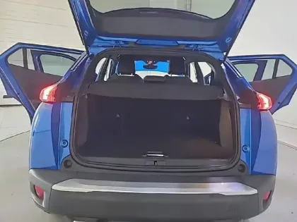 Photo 8 Peugeot 2008  PureTech 155 S&S EAT8