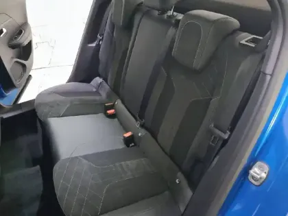 Photo 14 Peugeot 2008  PureTech 155 S&S EAT8