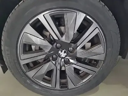 Photo 15 Peugeot 2008  PureTech 155 S&S EAT8