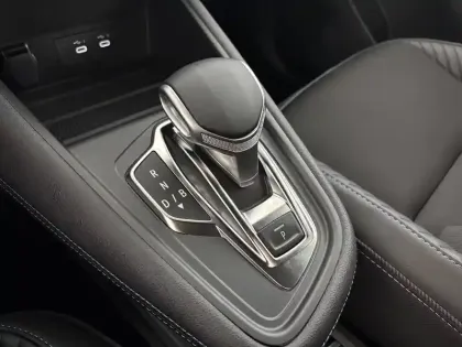 Photo 21 Renault Captur  E-Tech full hybrid 145 ch