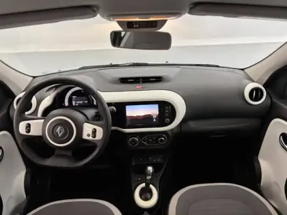 Photo 34 Renault Twingo  III E-Tech