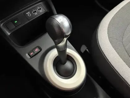 Photo 21 Renault Twingo  III E-Tech