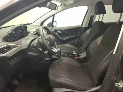 Photo 10 Peugeot 2008  BlueHDi 100ch S&S BVM5