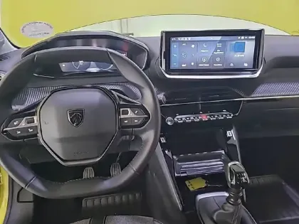 Photo 9 Peugeot 208  PureTech 100 S&S BVM6