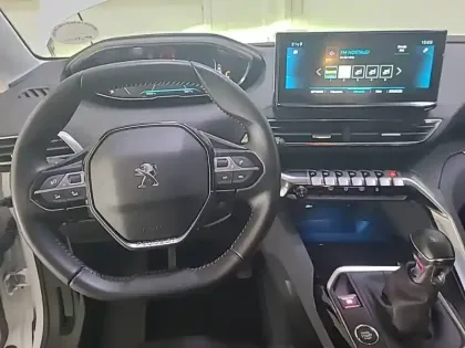 Photo 27 Peugeot 3008  Puretech 130ch S&S BVM6