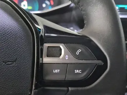 Photo 48 Peugeot 2008  Electrique 136 ch
