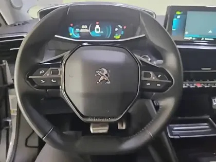 Photo 28 Peugeot 2008  Electrique 136 ch