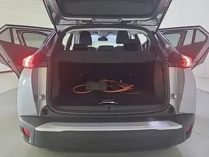 Photo 25 Peugeot 2008  Electrique 136 ch