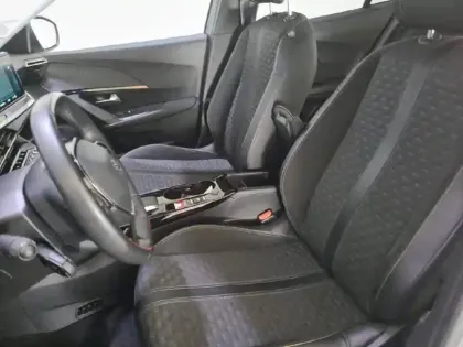 Photo 30 Peugeot 2008  Electrique 136 ch