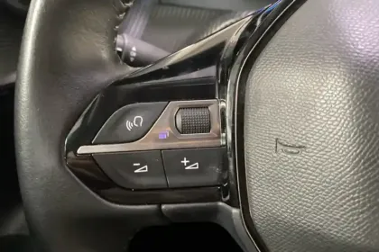 Photo 18 Peugeot 208  Electrique 50 kWh 136ch