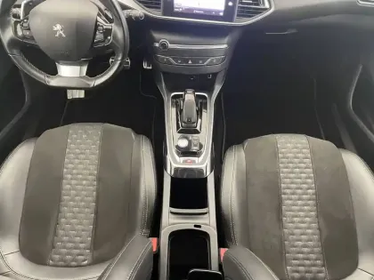 Photo 29 Peugeot 308  PureTech 130ch S&S EAT8