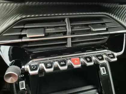 Photo 29 Peugeot 2008  PureTech 100 S&S BVM6