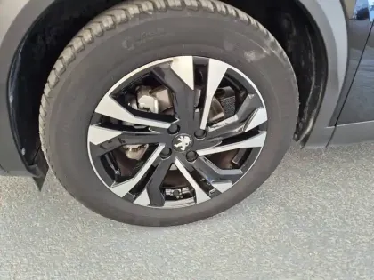 Photo 25 Peugeot 2008  PureTech 100 S&S BVM6