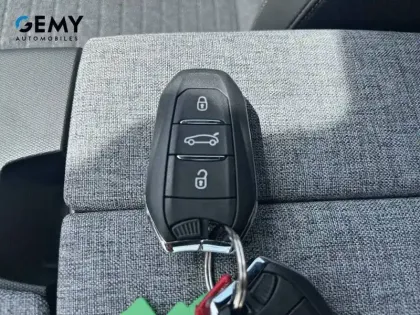 Photo 17 Peugeot 3008  Hybrid 145 e-DCS6