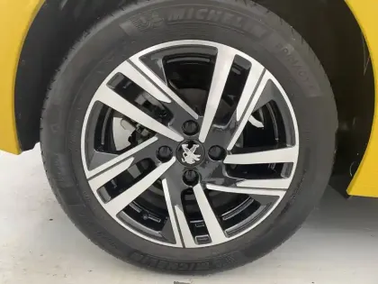 Photo 15 Peugeot 208  PureTech 100 S&S BVM6