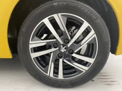 Photo 18 Peugeot 208  PureTech 100 S&S BVM6