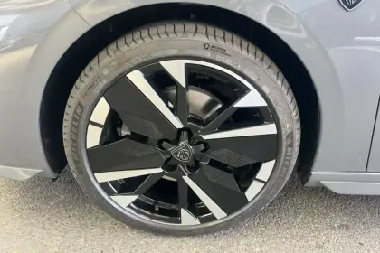 Photo 9 Peugeot 308  Hybrid 145 e-DCS6