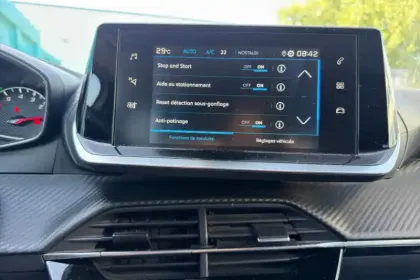 Photo 26 Peugeot 2008  PureTech 130 S&S BVM6