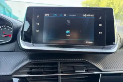 Photo 25 Peugeot 2008  PureTech 130 S&S BVM6