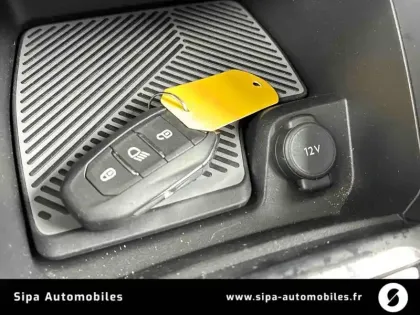 Photo 14 Citroën C4 e- 136 ch Automatique