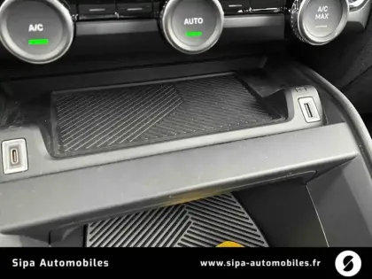 Photo 35 Citroën C4 e- 136 ch Automatique