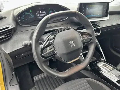 Photo 8 Peugeot 208  Electrique 50 kWh 136ch