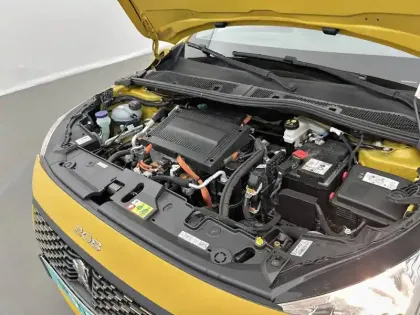 Photo 14 Peugeot 208  Electrique 50 kWh 136ch