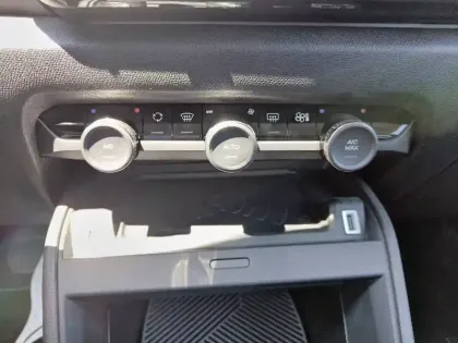 Photo 17 Citroën C4 e- 156 ch autonomie étendue