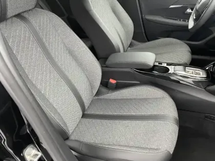 Photo 48 Peugeot 208  Hybrid 110 ch e-DCS6