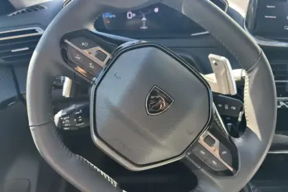 Photo 17 Peugeot 208  Hybrid 110 ch e-DCS6
