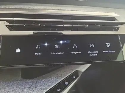 Photo 19 Peugeot 5008  Hybrid 145 ch e-DCS6