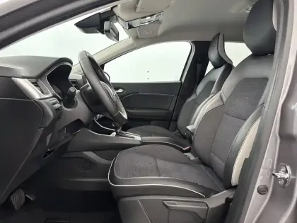 Photo 8 Renault Captur  E-Tech 145 - 21