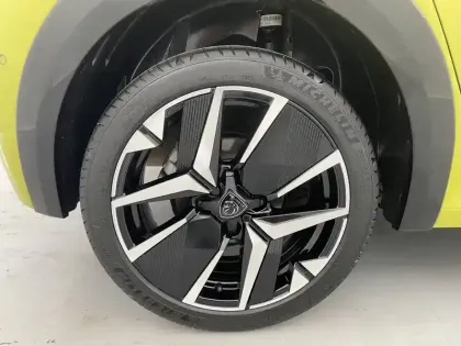 Photo 50 Peugeot 208  PureTech 100 S&S BVM6