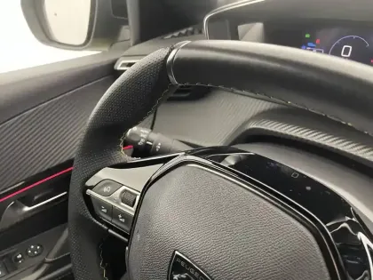 Photo 59 Peugeot 208  PureTech 100 S&S BVM6