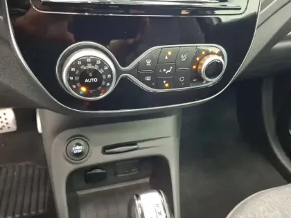 Photo 37 Renault Captur  TCe 150 FAP EDC