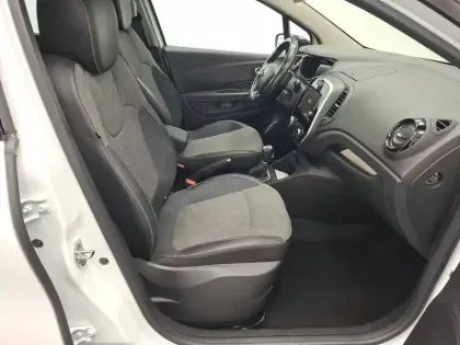 Photo 24 Renault Captur  TCe 150 FAP EDC