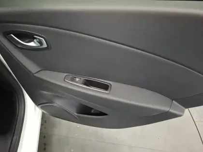 Photo 23 Renault Captur  TCe 150 FAP EDC