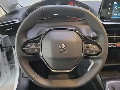 Photo 11 Peugeot 208  PureTech 75 S&S BVM5