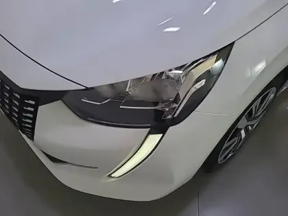 Photo 18 Peugeot 208  PureTech 75 S&S BVM5