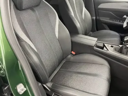Photo 27 Peugeot 308  PureTech 130ch S&S BVM6
