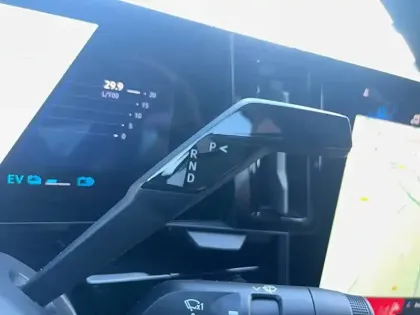 Photo 33 Renault Rafale  E-Tech full hybrid 200 ch