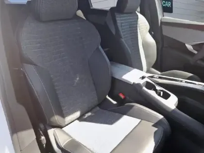 Photo 8 Peugeot 5008  Hybrid 145 ch e-DCS6 Allure